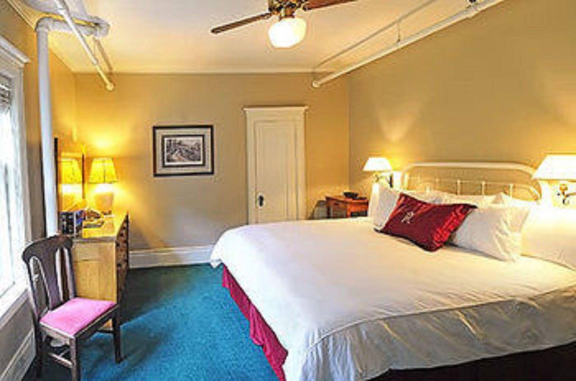 The Historic Redstone Inn Rum bild